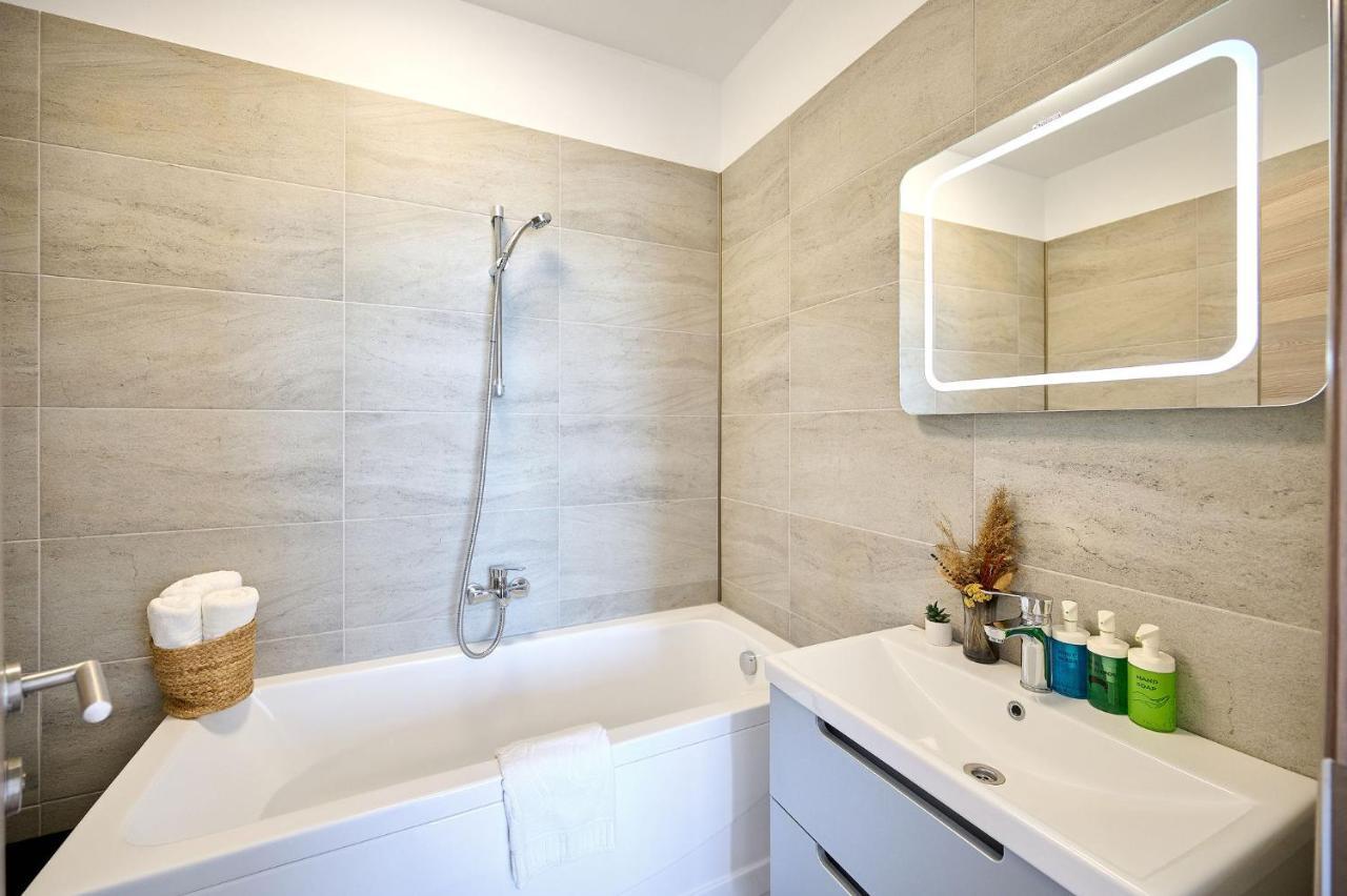 Paradise Sea View 2Bd Apt Spa N Pools Beach Resort Năvodari 외부 사진